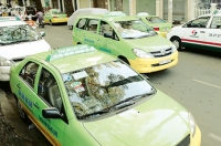 Taxi, xe khách cam kết giảm giá cước theo xăng